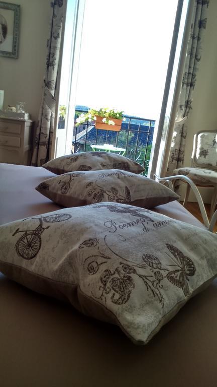 Le Manoir De Crisolles Bed and Breakfast Εξωτερικό φωτογραφία