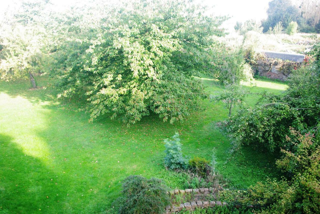 Le Manoir De Crisolles Bed and Breakfast Εξωτερικό φωτογραφία
