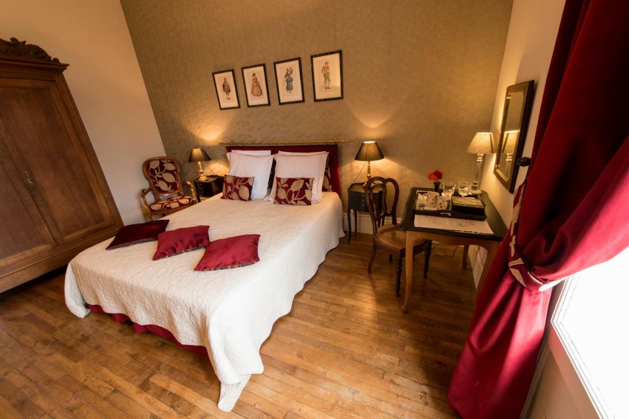 Le Manoir De Crisolles Bed and Breakfast Εξωτερικό φωτογραφία