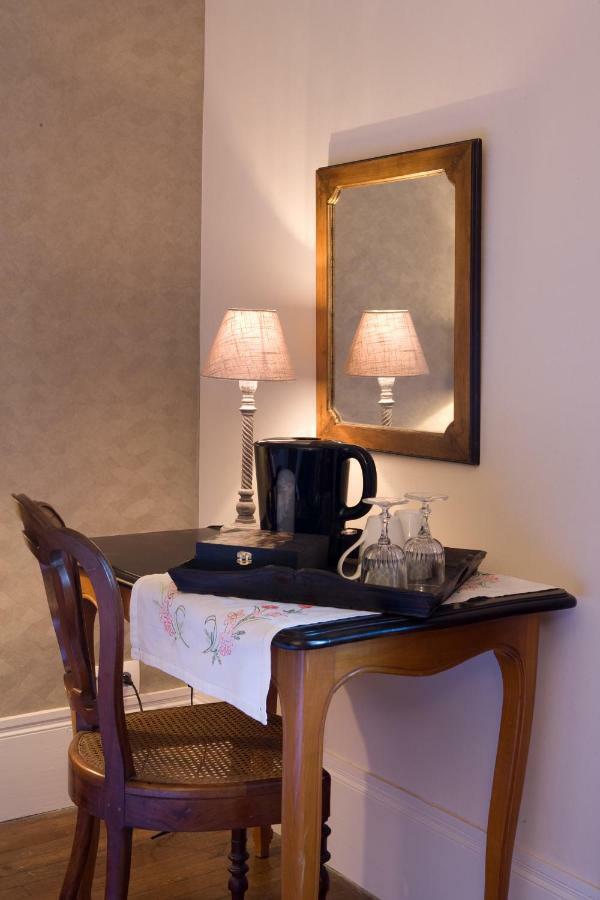 Le Manoir De Crisolles Bed and Breakfast Εξωτερικό φωτογραφία